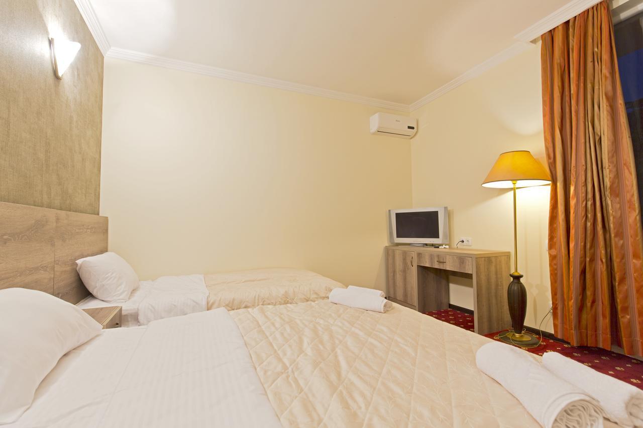 Orange Hotel Gonio Ngoại thất bức ảnh