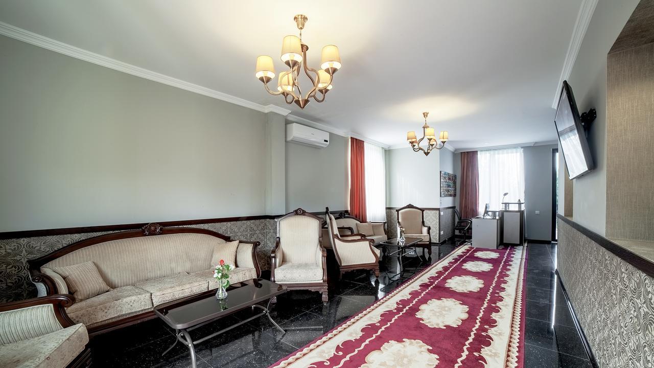 Orange Hotel Gonio Ngoại thất bức ảnh